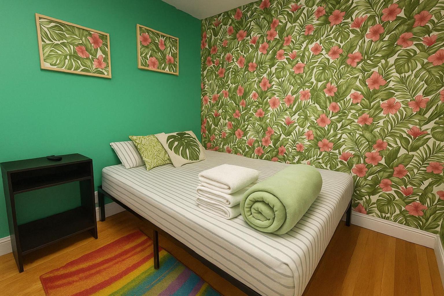 Tropical Comfort Room In Harlem Cozy Stay With Snacks & Style Нью-Йорк Экстерьер фото